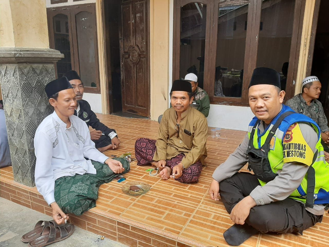 Bripka Ilmansyah, Bhabinkamtibmas Polsek Mestong, Muaro Jambi.