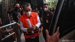 Lihat Lagi Momen Bupati Bangkalan Nonaktif Diperiksa KPK