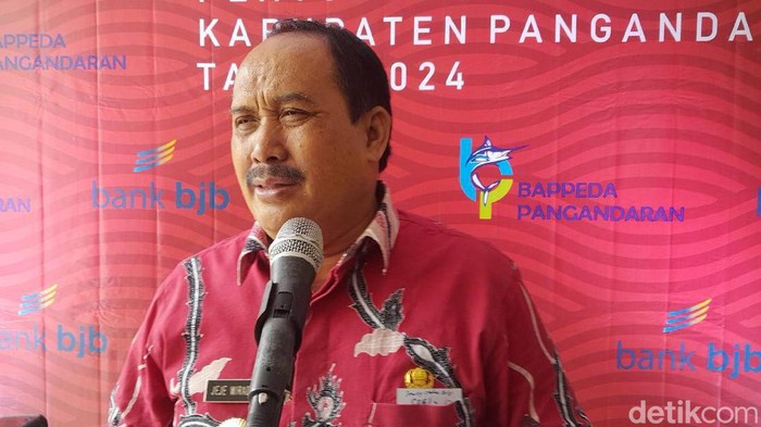 Bupati Pangandaran Jeje Wiradinata