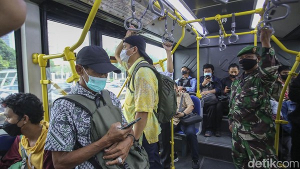 Cegah Pelecehan Seksual, Personel TNI Disiagakan di TransJakarta