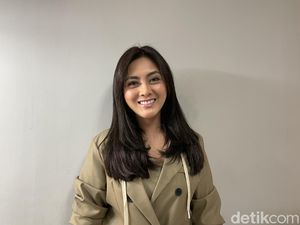 Usai Bercerai, Dhena Devanka Berniat untuk Berhijab