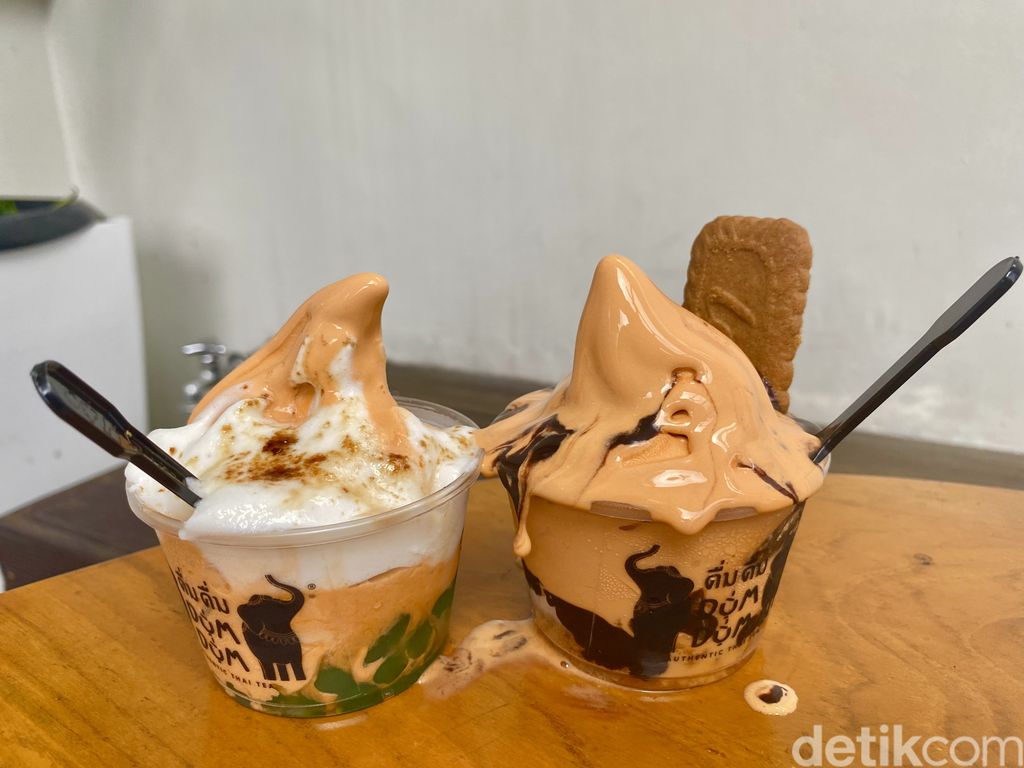 Dum Dum Cafe; sajikan menu teh klasik hingga es krim soft serve rasa Thai tea dengan beragam topping
