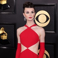 Seperti dikutip dari Brightside, operasi feminisasi wajah adalah beragam prosedur yang bertujuan mengubah bentuk wajah agar terlihat lebih feminin. Foto: Instagram/@dylanmulvaney