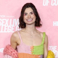 Aktivis pembela hak-hak transgender ini populer di media sosial seperti Instagram dan TikTok. Dia banyak membagikan kehidupannya sehari-hari juga berbagai tips seputar gaya hidup. Foto: Instagram/@dylanmulvaney