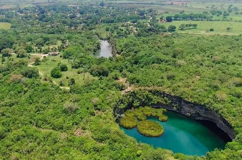 El Zacaton Sinkhole, Meksiko
