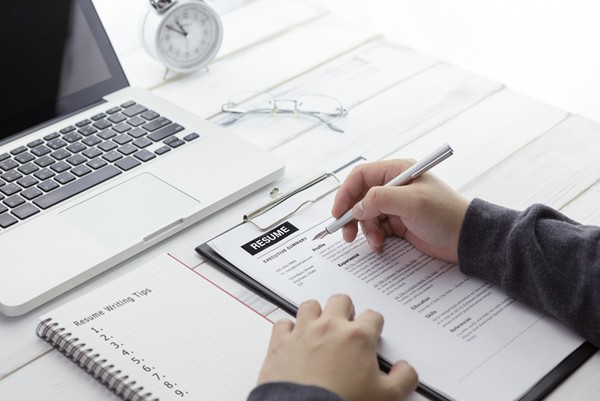 Panduan Membuat CV ATS Friendly untuk Fresh Graduate, Cek di Sini!