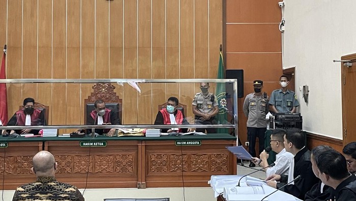 Irjen Teddy saat menjadi saksi di sidang AKBP Dody (Silvia-detikcom)
