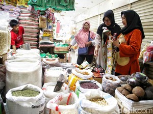 Artis Jual Sembako Saat Live TikTok Dikritik Warganet