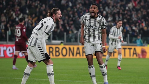 TURIN, ITALY - FEBRUARY 28: Bremer of Juventus celebrates his goal with his team-mate Adrien Rabiot during the Serie A match between Juventus and Torino FC at Allianz Stadium on February 28, 2023 in Turin, Italy. (Photo by Emilio Andreoli/Getty Images)