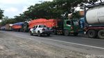 Potret Jalur Pantura Rembang Macet Parah