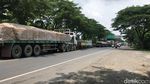 Potret Jalur Pantura Rembang Macet Parah