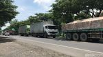 Potret Jalur Pantura Rembang Macet Parah