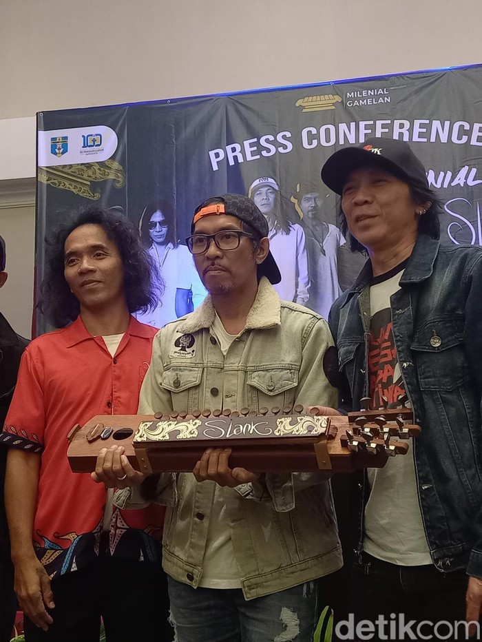 Konferensi pers konser Milenial Gamelan bersama Slank di Solo, Rabu (1/3/2023). Konferensi pers konser Milenial Gamelan bersama Slank di Solo, Rabu (1/3/2023).