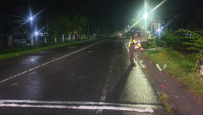 Lokasi kecelakaan pemotor tabrak Bus Sugeng Rahayu hingga tewas di Magetan.
