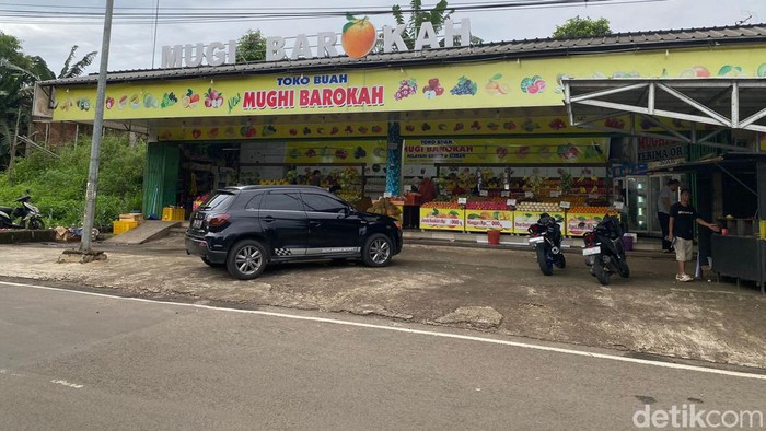 Lokasi video viral pria berseragam TNI hajar orang, Toko Buah, kawasan Tapos, Depok, Jawa Barat, 1 Maret 2023. (Devi Puspitasari/detikcom)