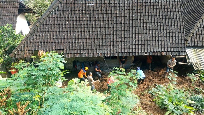 longsor di blitar