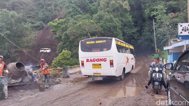 longsor pujon sudah dibersihkan