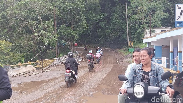 longsor pujon sudah dibersihkan