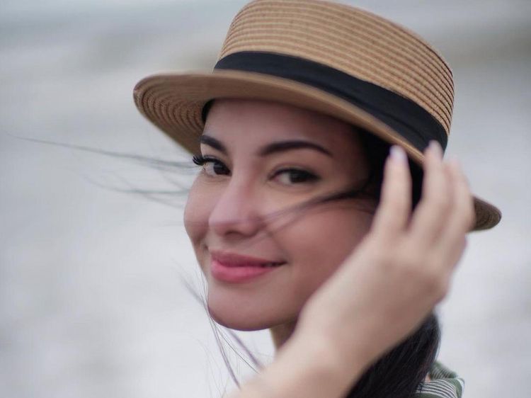 8 Pesona Medina Barackbah, Cewek yang Diduga Pacar Gading Marten