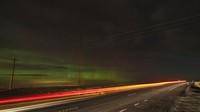 Aurora Borealis adalah cahaya di utara yang berdansa di atas langit saat mereka muncul.  