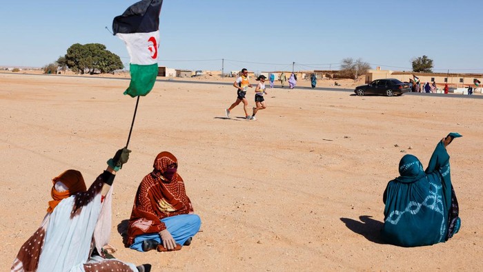 Runners of the XXIII edition of the Sahara Marathon are pictured at the starting point in the Auserd Sahrawi refugee camp, in Tindouf, Algeria, February 28, 2023. REUTERS/Borja Suarez