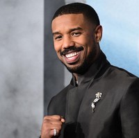 4. Michael B. Jordan yang karismatik makin dikenal setelah memerankan Killmonger di Black Panther. Ia pun sering disebut-sebut sebagai aktor kulit hitam tertampan Hollywood. Pada 2020, Michael pernah dinobatkan sebagai Pria Terseksi versi People. Foto: ROBYN BECK/AFP via Getty Images