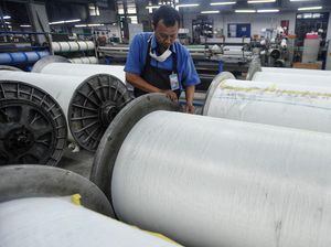 Momen Panglima Tinjau Industri Tekstil Ramah Lingkungan