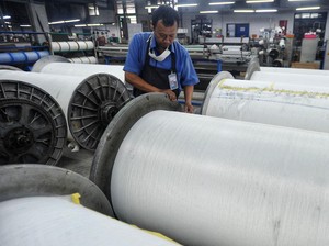 Badai PHK Hantui Industri Tekstil RI, Satu Pabrik Raksasa Mau Ditutup