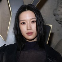 Bintang drama Korea True Beauty itu sukses mencuri atensi dengan gaya seksinya. Foto: Getty Images