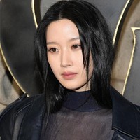 Peragaan busana itu juga dihadiri Rose BLACKPINK, Dua Lipa, hingga Kiko Mizuhara. Foto: Getty Images