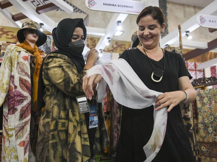 Pameran INACRAFT 2023 Sedot Perhatian Warga Asing