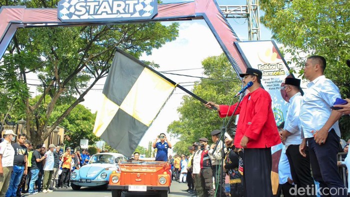 Pawai Mobil Hias Meriahkan Hari Jadi Ke 337 Kota Pasuruan