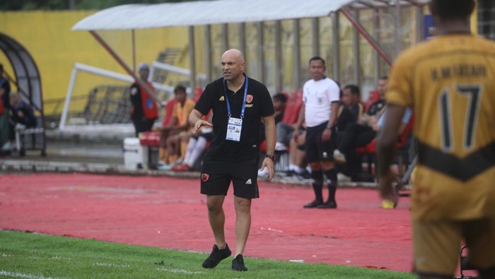 Pelatih PSM Makassar Bernardo Tavares.