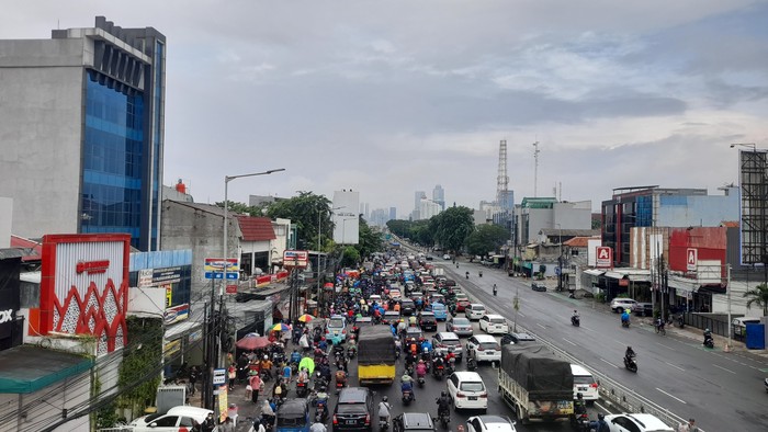 Penampakan Macet di Kampung Melayu Besar, Jakarta Selatan