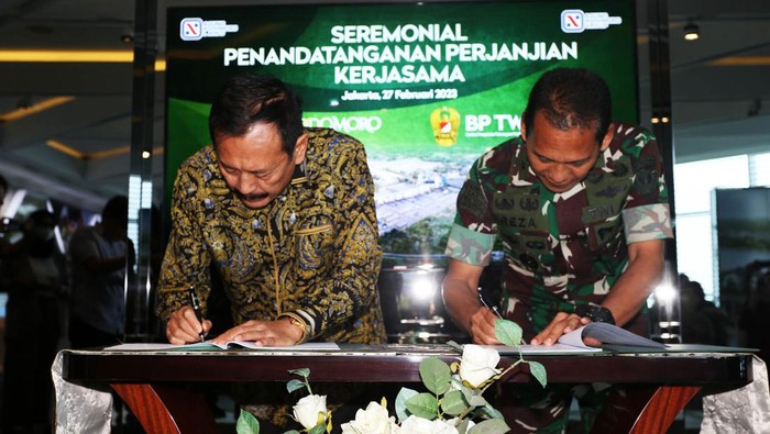 Podomoro Gandeng TNI AD Sediakan Hunian Terjangkau Kota Podomoro Tenjo bekerjsama dengan TNI AD. Kerja sama ini untuk penyediaan rumah berkualitas dengan harga terjangkau bagi kalangan prajurit TNI AD.