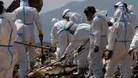 Pada Selasa (28/2) pagi, lebih dari 100 personel kepolisian yang mengenakan peralatan pelindung tampak bekerja di tempat pembuangan sampah akhir, North East New Territories Landfill, yang ada di area Ta Kwu Ling, yang berjarak 15 menit dari daratan utama China. Kepolisian Hong Kong tengah mencari bukti-bukti dalam kasus pembunuhan dan mutilasi model Abby Choi, yang potongan tubuhnya ditemukan di dalam lemari es dan panci sup. 
