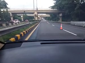 Ruas Tol Halim Arah Semanggi Macet, Polisi Berlakukan Contraflow