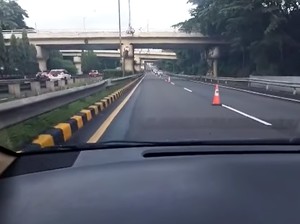 Contraflow Diberlakukan di Tol Halim hingga Senayan Pagi Ini