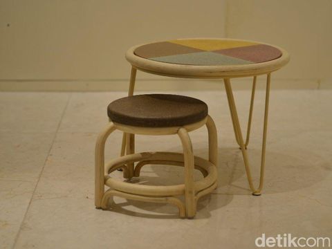 Produk karya dosen ITB yang terbuat dari kotoran sapi.