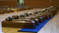 Jaksa dan pihak berwenang Italia ketika melakukan investigasi dan penyelidikan, mendapatkan informasi bahwa pihak penyelundup yang membawa para imigran menarik biaya. Besarannya hingga 8.000 Euro atau 8.500 dolar AS, sekitar Rp 13 juta untuk setiap orang yang akan ikut di kapal nahas dari pantai Turki ke daratan Italia.