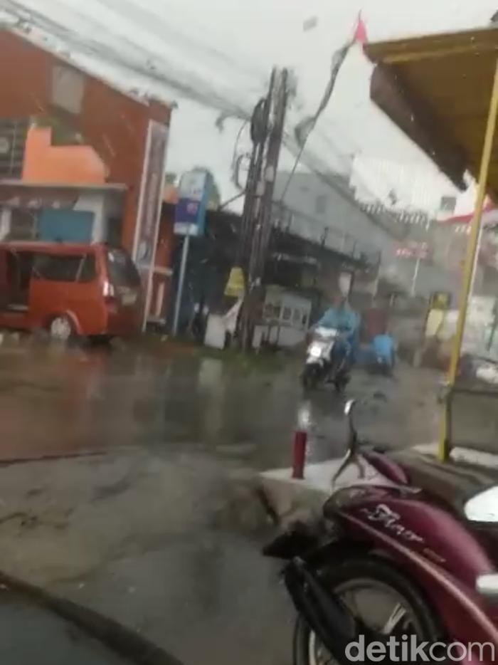 Puting beliung di Bekasi (Dok detikcom)