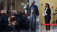 Belum ada komentar yang keluar dari Rafael jelang pemeriksaannya hari ini.