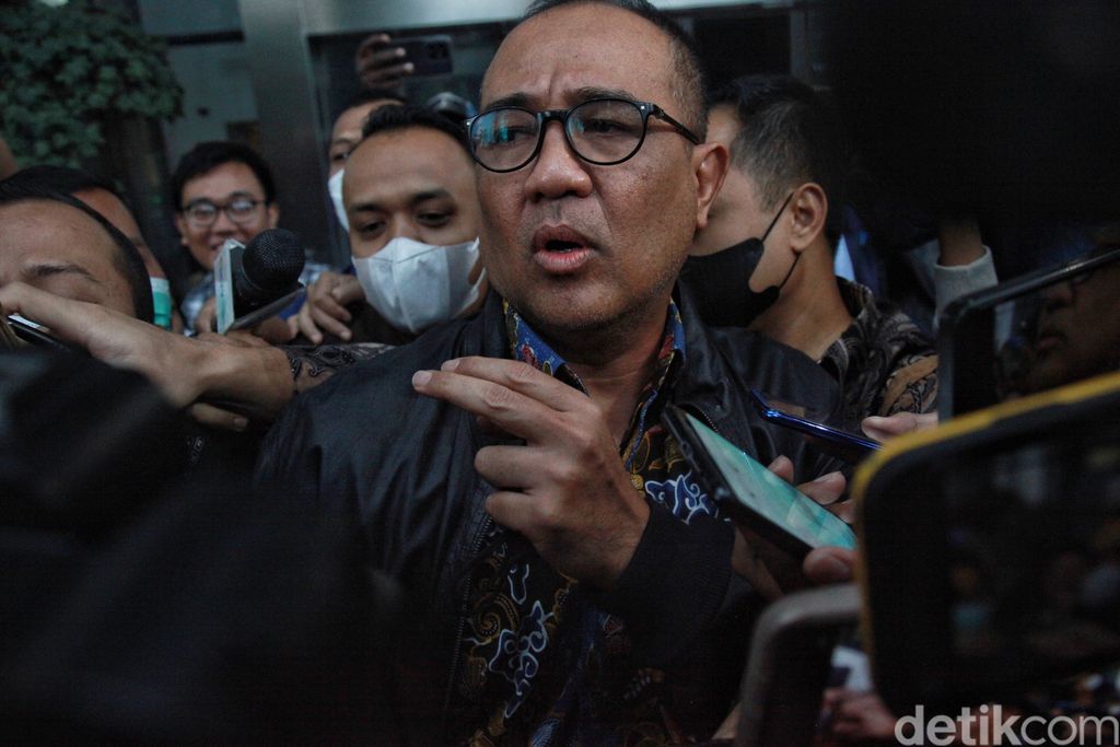 Rafael Alun Trisambodo telah selesai menjalani pemeriksaan terkait Laporan Harta Kekayaan Penyelenggara Negara (LHKPN) miliknya senilai Rp 56 miliar.
