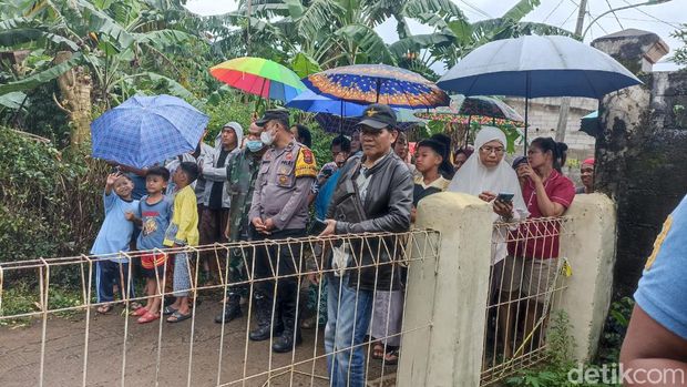 Rekonstruksi serial killer Wowon cs di Bekasi