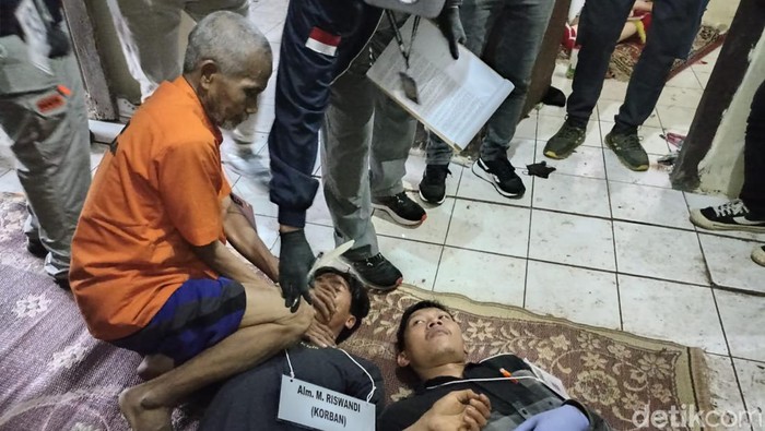 Rekonstruksi serial killer Wowon cs di Bekasi