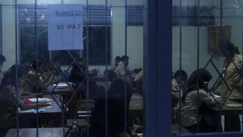 Aturan masuk sekolah jam lima pagi di Nusa Tenggara Timur (NTT) menjadi perbicangan usai video viral di media sosial. Simak penjelasan lengkapnya.