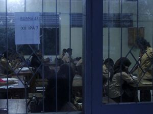 Dinas Pendidikan NTT Ngotot Sekolah Masuk Jam 5.30 Pagi