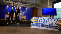 (Ki-Ka) Gaery Undarsa, Co-Founder dan Chief Marketing Officer tiket.com, dan Sandra Darmosumarto, Public Relations Senior Manager tiket.com hadir acara peluncuran OTW (Online Tiket Week).  