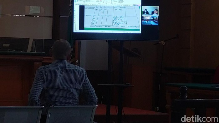 Sidang kasus suap hakim agung