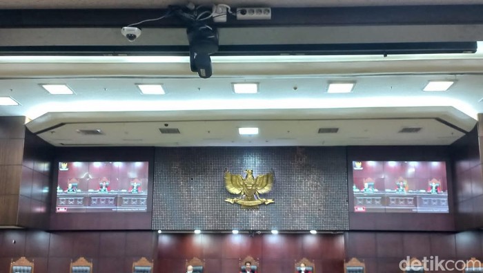Sidang MK
